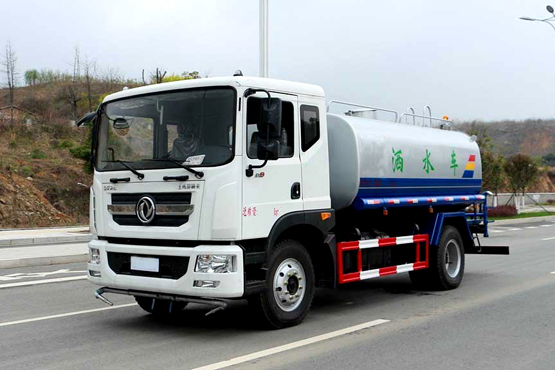 怎樣排除灑水車柴油機過早、過遲的噴油現(xiàn)象？